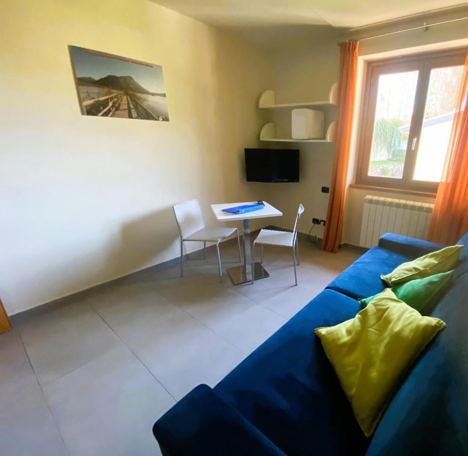 Vela Di Soleville Camere Con E Senza Vista Lago Con Ristorante & Pizzeria Sale Marasino Ngoại thất bức ảnh
