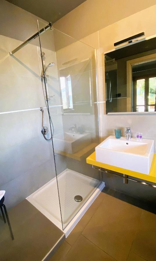 Vela Di Soleville Camere Con E Senza Vista Lago Con Ristorante & Pizzeria Sale Marasino Ngoại thất bức ảnh
